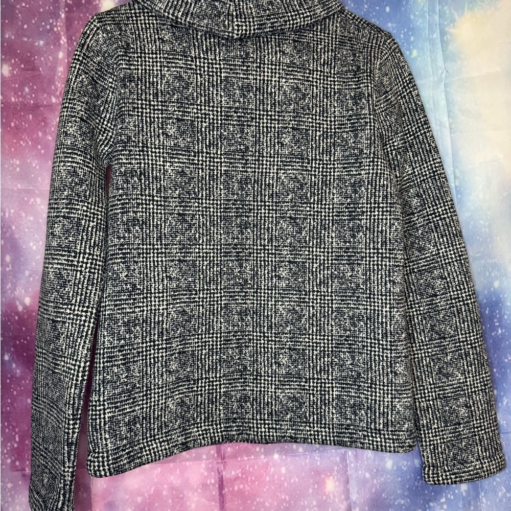 J.crew factory pullover 🛍 - Picture 3 of 3